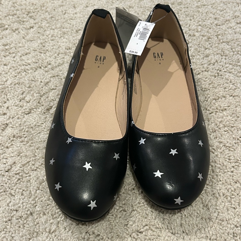 NWT Gap Kids Black Flats Shoes w/ Silver Stars Sz 4